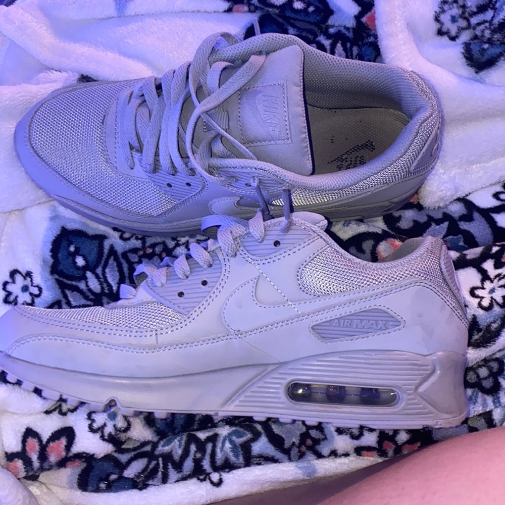 Nike wolf grey 90s new condition.
